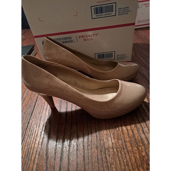 Size 8.5M Bandolino Tan Khaki Round Closed Toe High Heel Pump Dress Shoes - Picture 5 of 12